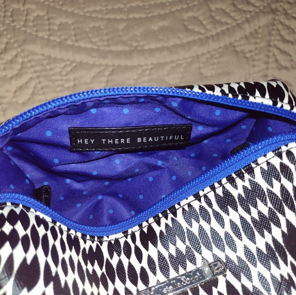Cosmetic Bag - Picture 4 of 4
